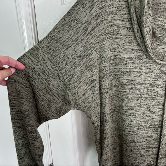 NWOT Hello Nite! Revolve Cowl Neck Relaxed Fit Lounge Top Green Marled Women’s S - Picture 5 of 7